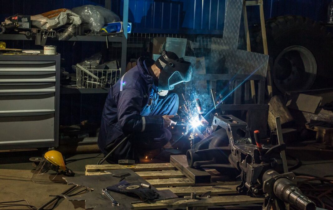 _broneavtomobil_novator_kompaniya_ukrayinska_bronya_12_bereznya_2024_roku_ukrayina_gettyimages_2089871203_eb0766c8346389c9d02d705050f8aec1_1300x820